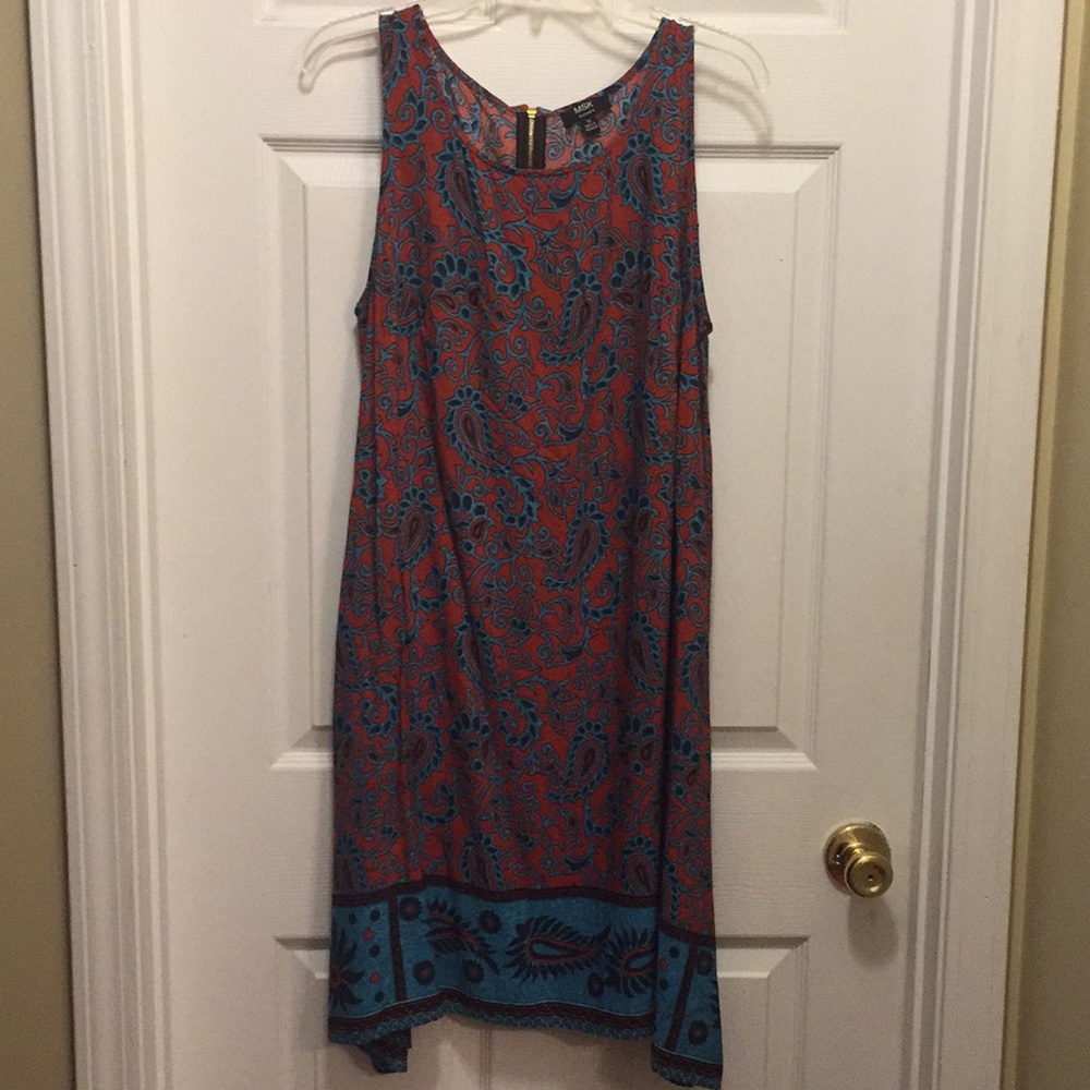 Beautiful sleeveless dress 💙